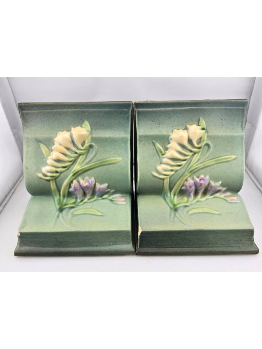 Vintage Pari Roseville Freesia Pottery Bookends 5" Tall READ
